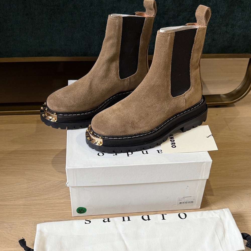 NIB Sandro Elasticated Leather Suede Chelsea ankle boots, Olive, 35